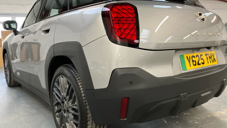 MINI Aceman 135kW E Classic 43kWh 5dr Auto Electric Hatchback